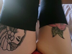 Natalia Haze frotando su bonita polla de niña