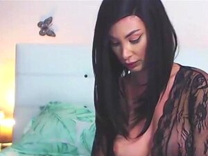 ¡Mira a la chica asiática de cámara con tetas