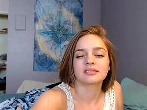 Mujer pequeña bailando en vivo gratis