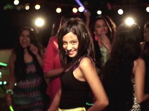 Alia Bhatt Desnuda - Porno @ TeatroPorno.com