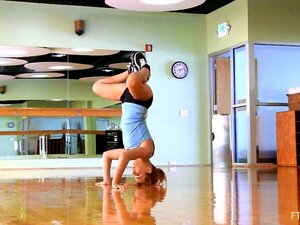 Gym Exercise - Porno @ TeatroPorno.com