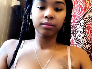 linda sola en casa se masturba y se corre