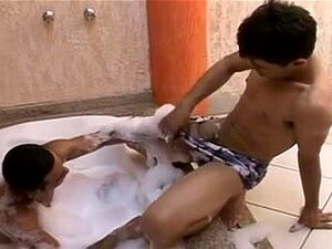 Carnaval Gay Parti Brasil - Porno @ TeatroPorno.com