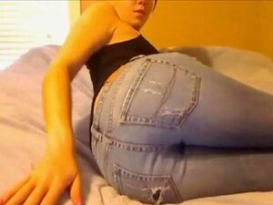 Girls Farting In Jeans - Porno @ TeatroPorno.com