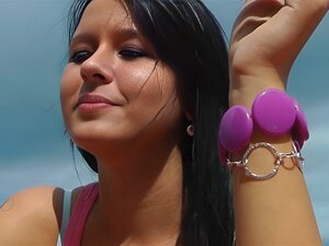 Mia Manarote fue follada en el asiento trasero y