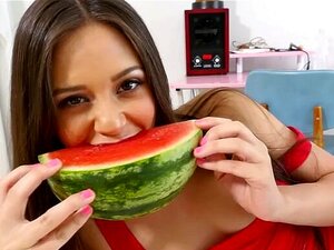 Yuppiyulias Videos