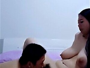 de grandes tetas follando en la