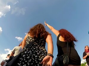 Morena debajo de la falda (2 por 1)