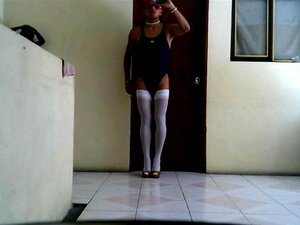 Joselynne Cd Sexy culo y piernas en traje de swin