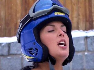Brazzers En La Nieve - Porno @ TeatroPorno.com