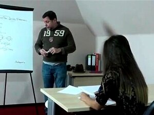 Enseñando A Pajearse - Porno @ TeatroPorno.com