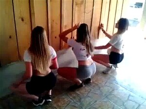 Novinhas Calientes - Porno @ TeatroPorno.com