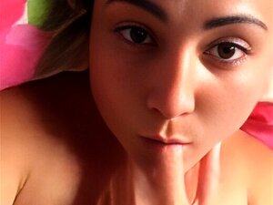 Chica con grandes tetas quiere una polla