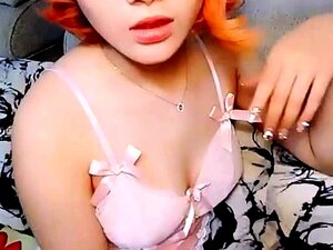 La japonesa linda hello mikity jugueteada y