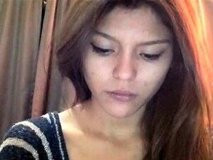 ¡Mira a esta ardiente morena amateur mostrar sus