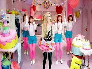Avril Lavigne Feet - Porno @ TeatroPorno.com