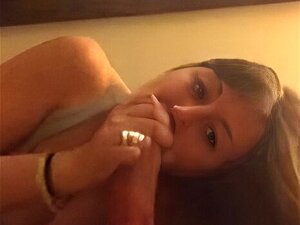 Ella sabe cómo chuparme la polla y hacerme