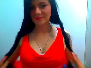 La impresionante cam linda con grandes tetas