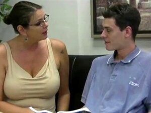 Alumno Debajo Mesa Profesora - Porno @ TeatroPorno.com