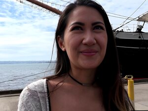 Experimenta el placer supremo mientras una belleza