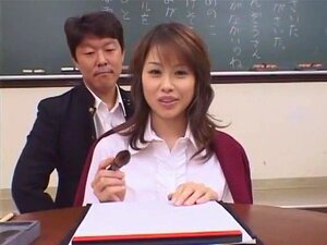 A garota japonesa mais quente Misa Nishida em um clipe exótico de Cougar, Blowjob JAV