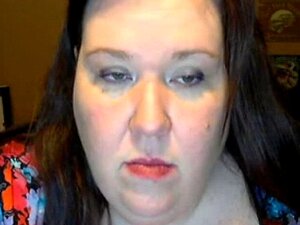 gorda caliente mostrando sus tetas y